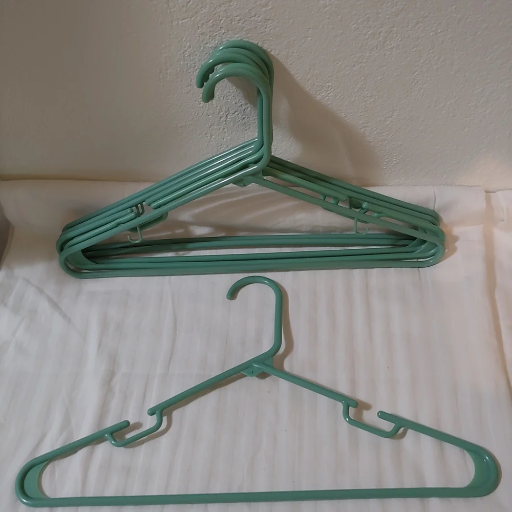 Set of 10 Green Plastic Hangers